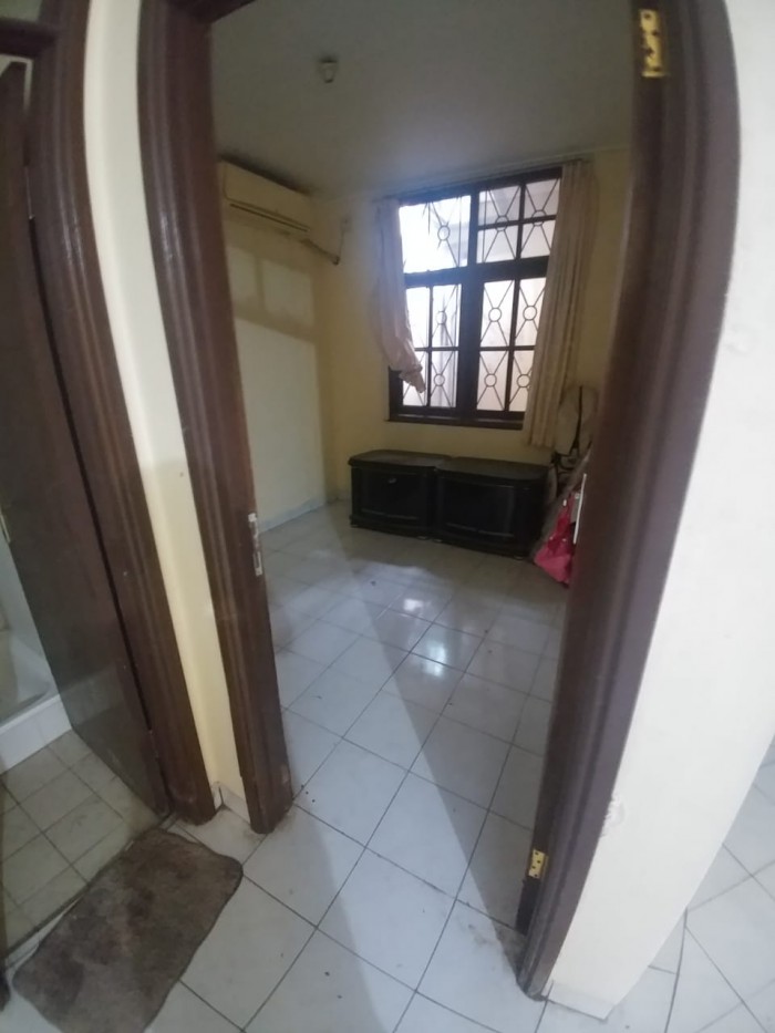 Rumah disewakan di Beverly Lippo Cikarang 